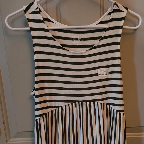 NWT's Time and Tru Olive Green & White Pullover Maternity Tank Top Misses Medium - Picture 1 of 3